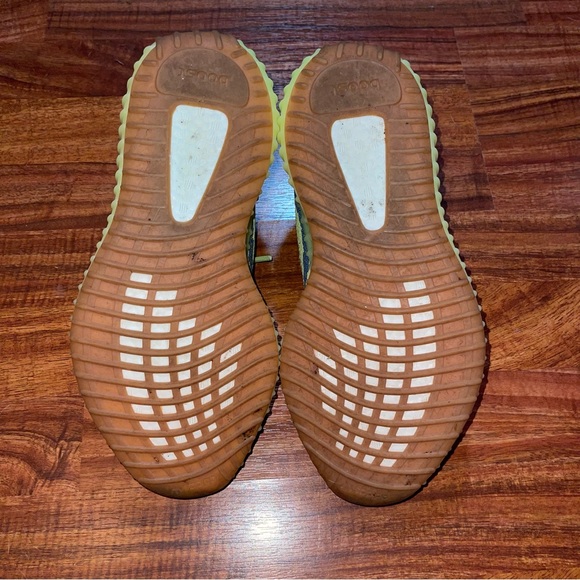 Yeezy Boost 350 V2 ‘Semi Frozen Yellow’ - Picture 7 of 8